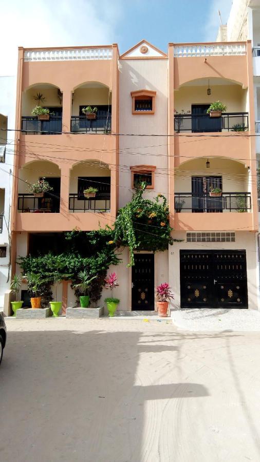 Delices Chez L'Habitant Diack Dakar Exterior photo
